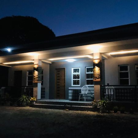Richville Little Boracay Guest House Calatagan Екстериор снимка