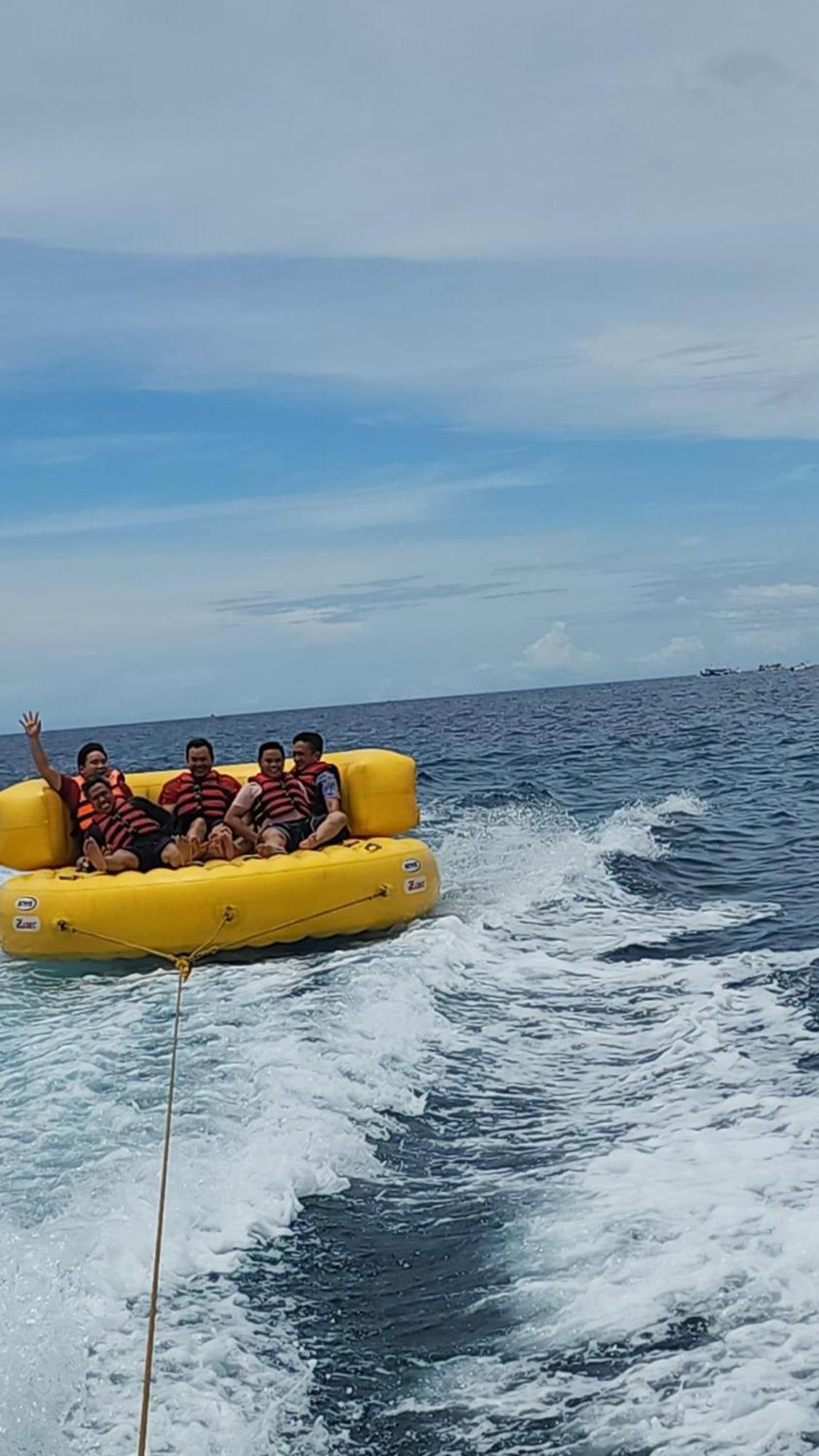 Richville Little Boracay Guest House Calatagan Екстериор снимка