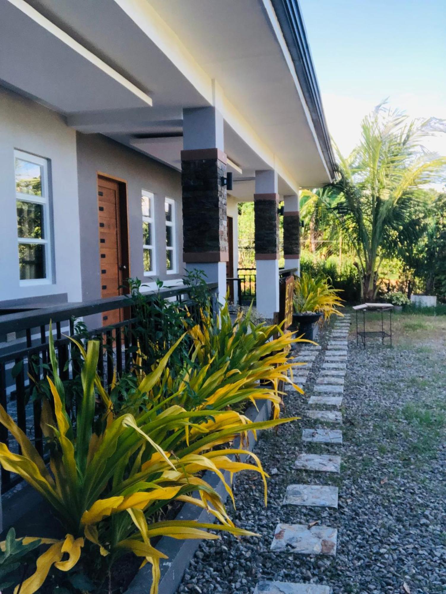 Richville Little Boracay Guest House Calatagan Екстериор снимка
